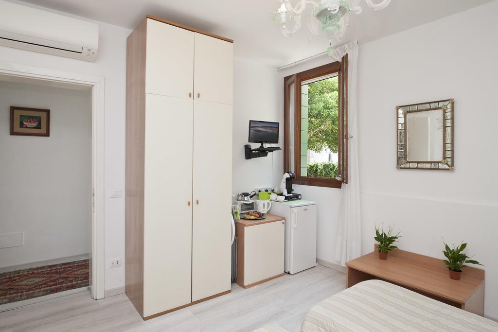 Bed and Breakfast Ca' Del Pomo Grana' Мурано Экстерьер фото
