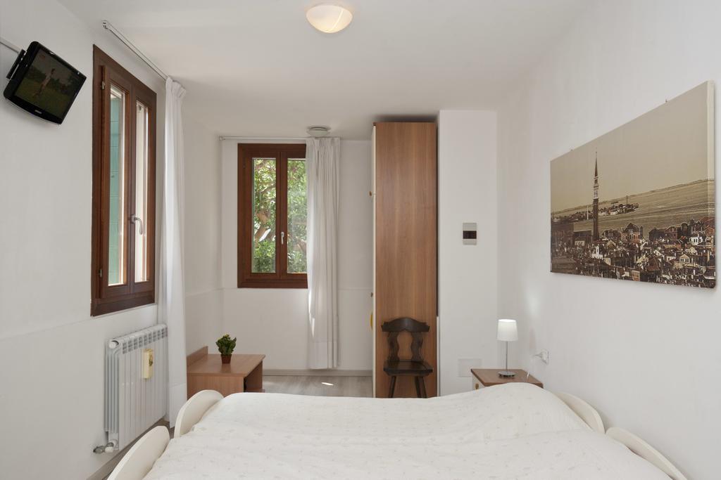 Bed and Breakfast Ca' Del Pomo Grana' Мурано Экстерьер фото