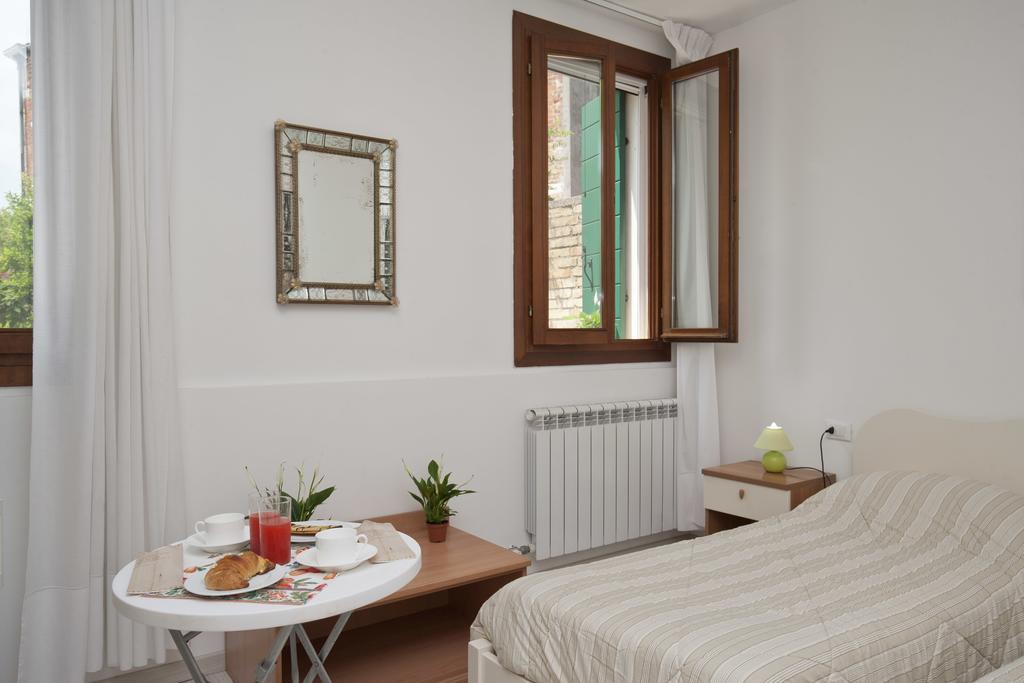 Bed and Breakfast Ca' Del Pomo Grana' Мурано Экстерьер фото